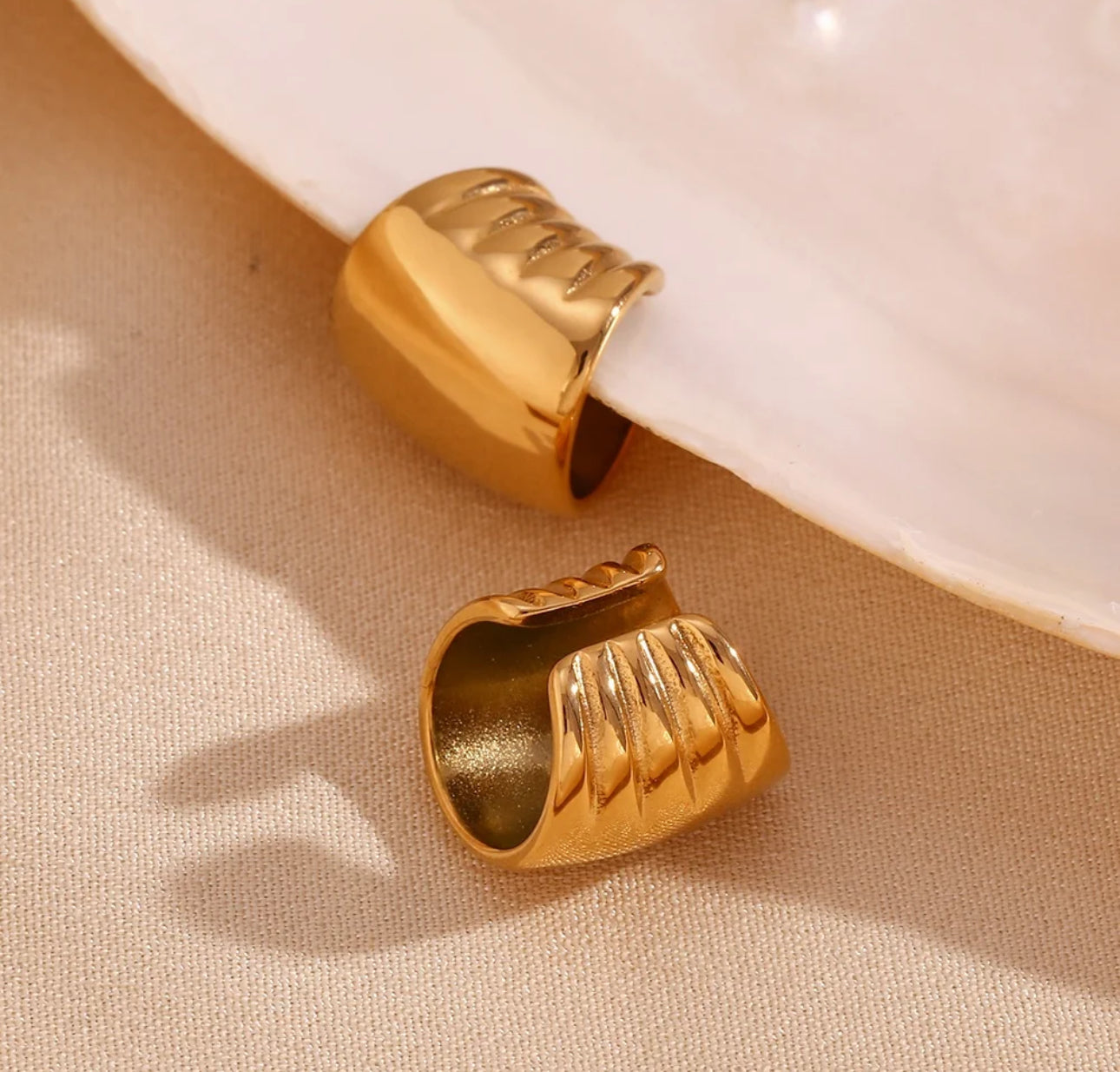 SALOME EAR CUFF EARRING-GOLD AND SILVER