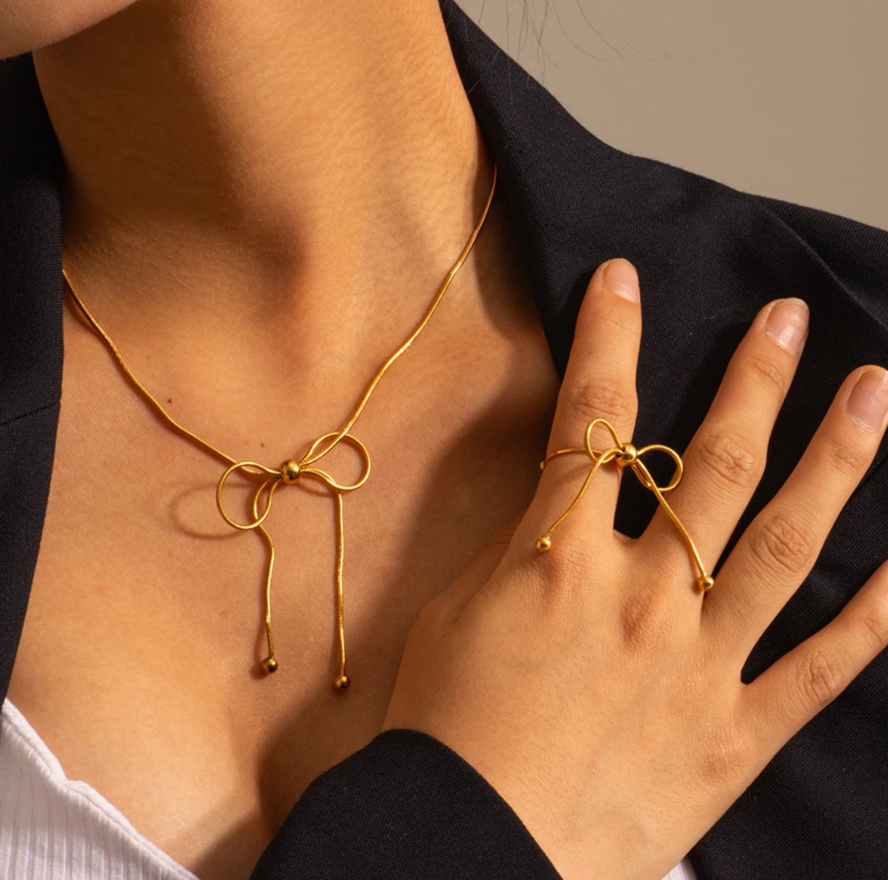 COQUETTE ADJUSTABLE RING