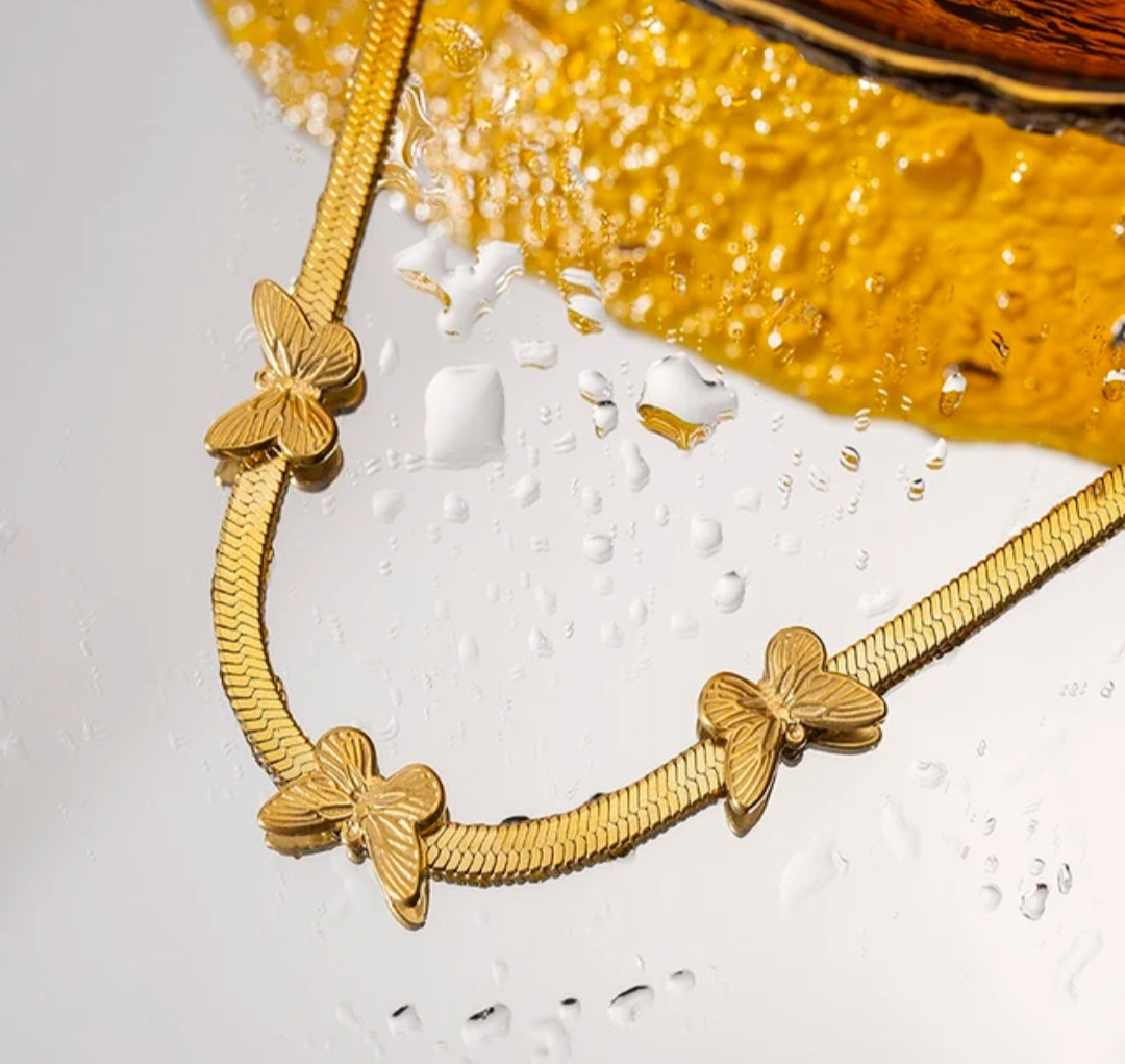 CLAUDY NECKLACE