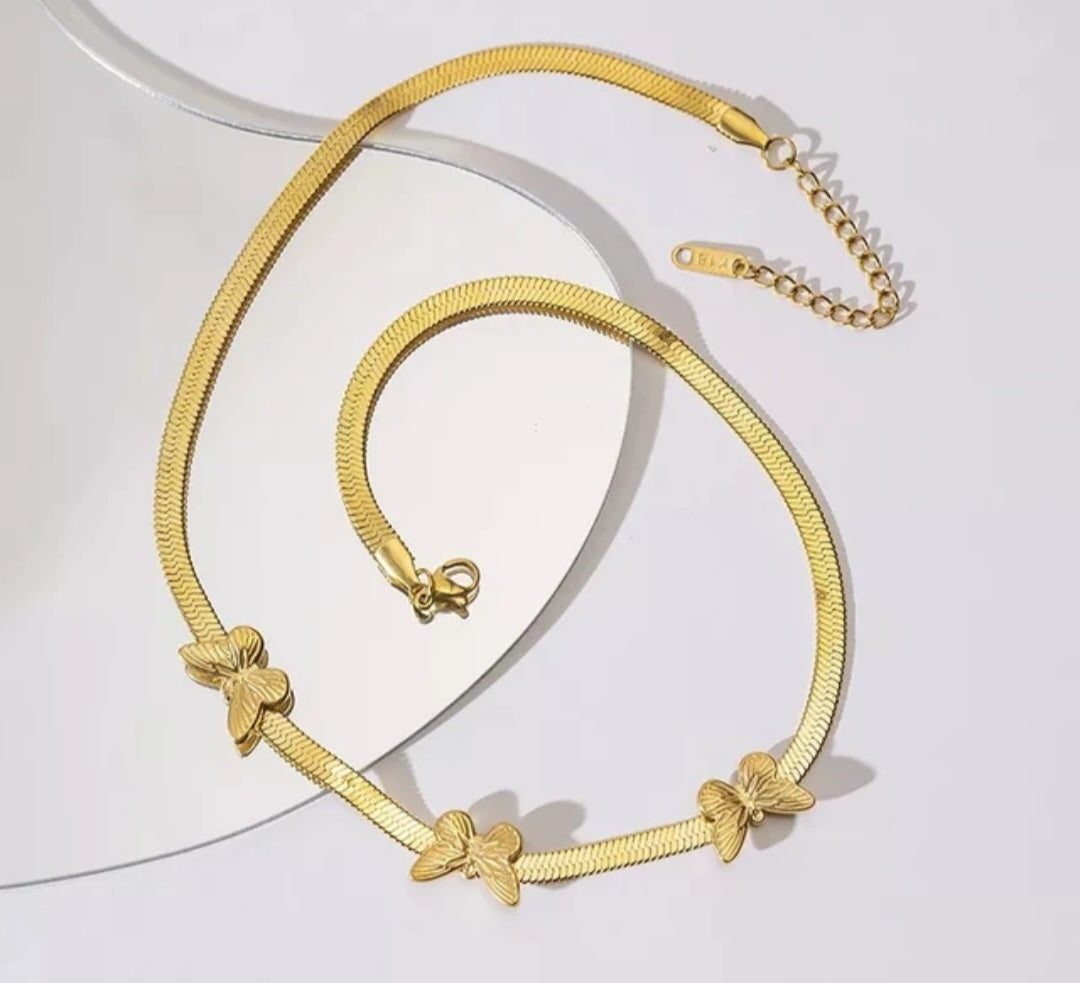 CLAUDY NECKLACE