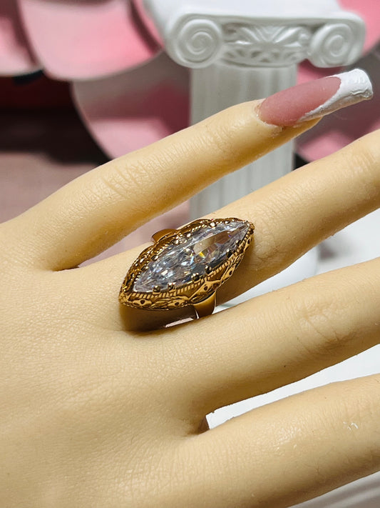 BIG CRYSTAL RING